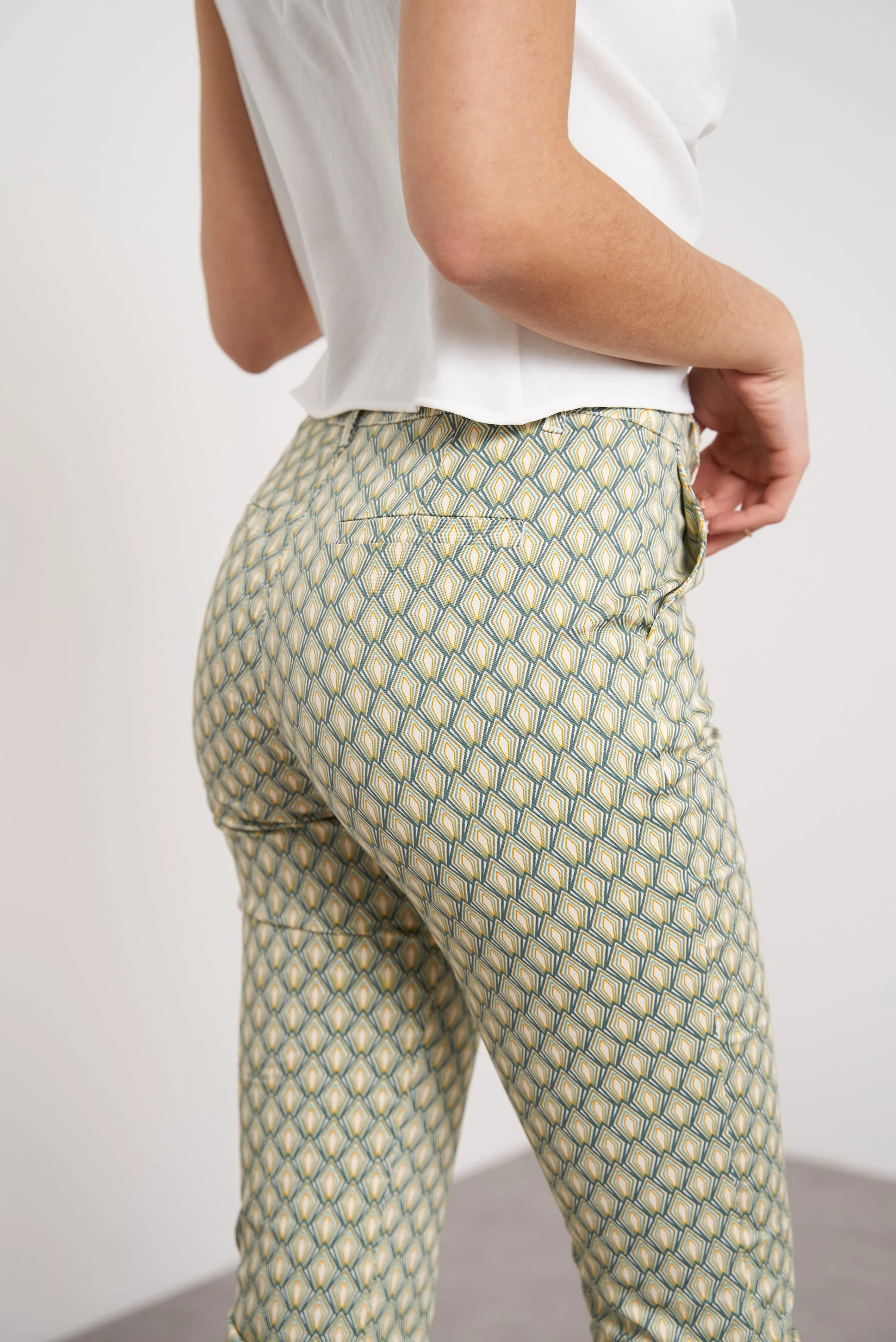 Oraije Chinos Straight Printed Pants