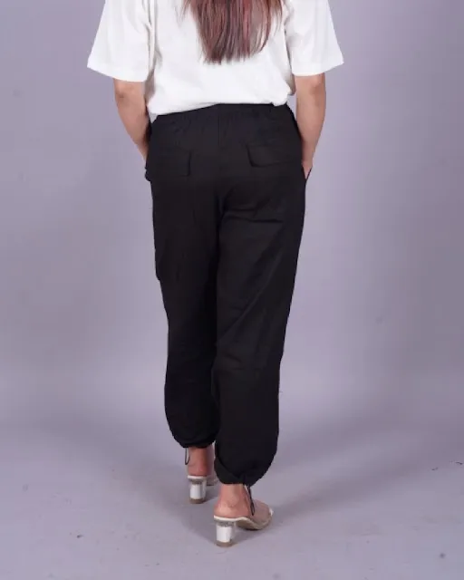 Roar with Style: Lioness' Female Black Adjustable Cargo Pants